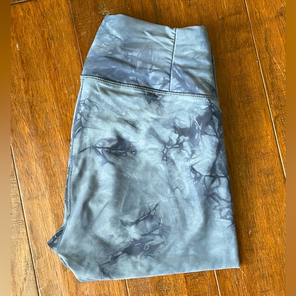CALIA Women's Energize 7/8 Legging Size: Small color: Navy Tie Dye - Picture 1 of 5